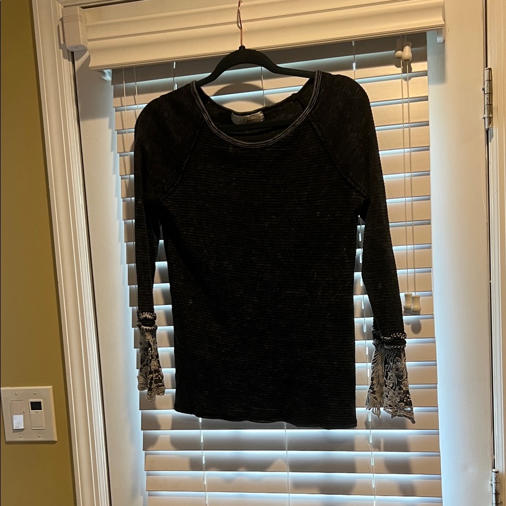 Able Textured Black Top With Lace Sleeve Detail (Similar to Free People)